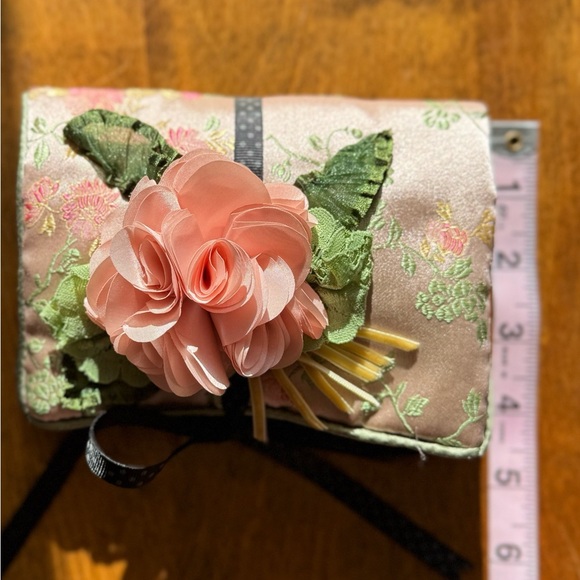 Goody Floral Embroidered Travel Jewelry Pouch with Pink Flower - Picture 3 of 8